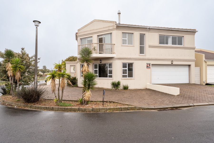 5 Bedroom Property for Sale in Parklands Western Cape